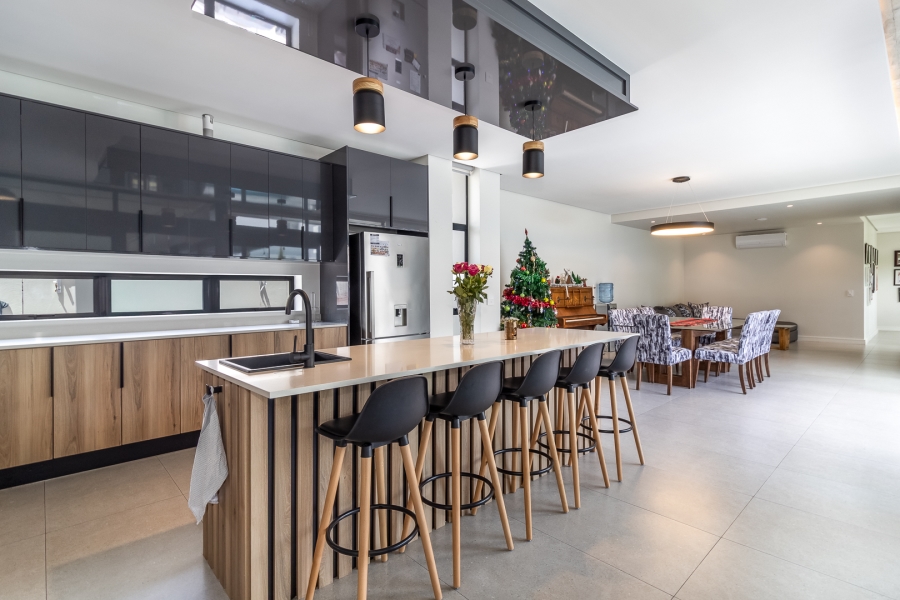 6 Bedroom Property for Sale in Pearl Valley at Val de Vie Western Cape